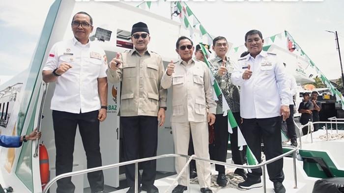 TINGKATKAN LAYANAN - Pemerintah Provinsi Sulawesi Utara Yulius Selvanus Komaling