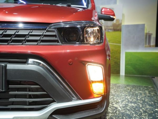 Lampu depan masih menggunakan bohlam halogen