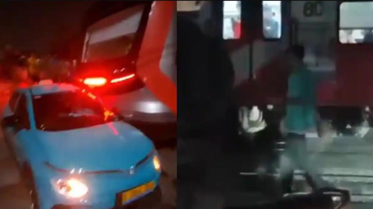 TAKSI HIJAU DI REL - Mobil taksi Green SM Indonesia terlihat berada di tengah rel sebelum tertabrak KRL dalam kecelakaan di Stasiun Bekasi Timur, Senin (27/4/2026).