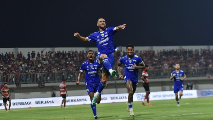 Gelandang PERSIB, Luciano Guaycochea menyebut, kemenangan 4-1 atas Madura United di Stadion Gelora Madura Ratu Pamelingan, Pamekasan, Minggu, 30 November 2025, menjadi modal penting menghadapi Borneo FC.