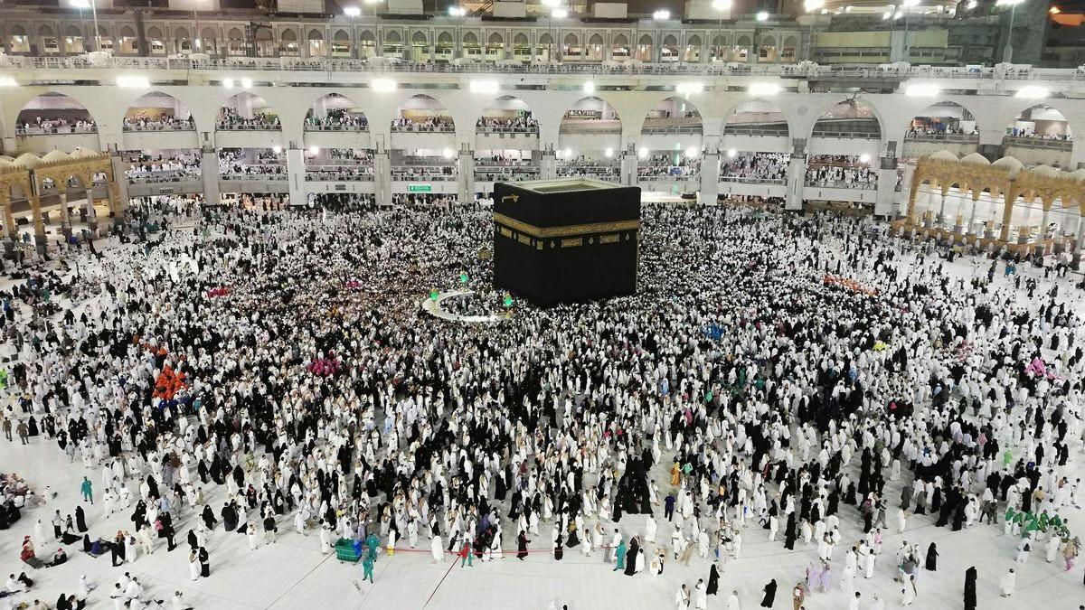 ANTRE HAJI - Badal haji dijelaskan lengkap, pengertian, dalil, hukum, prosedur, dan syarat sesuai syariat Islam bagi yang tak mampu berhaji.