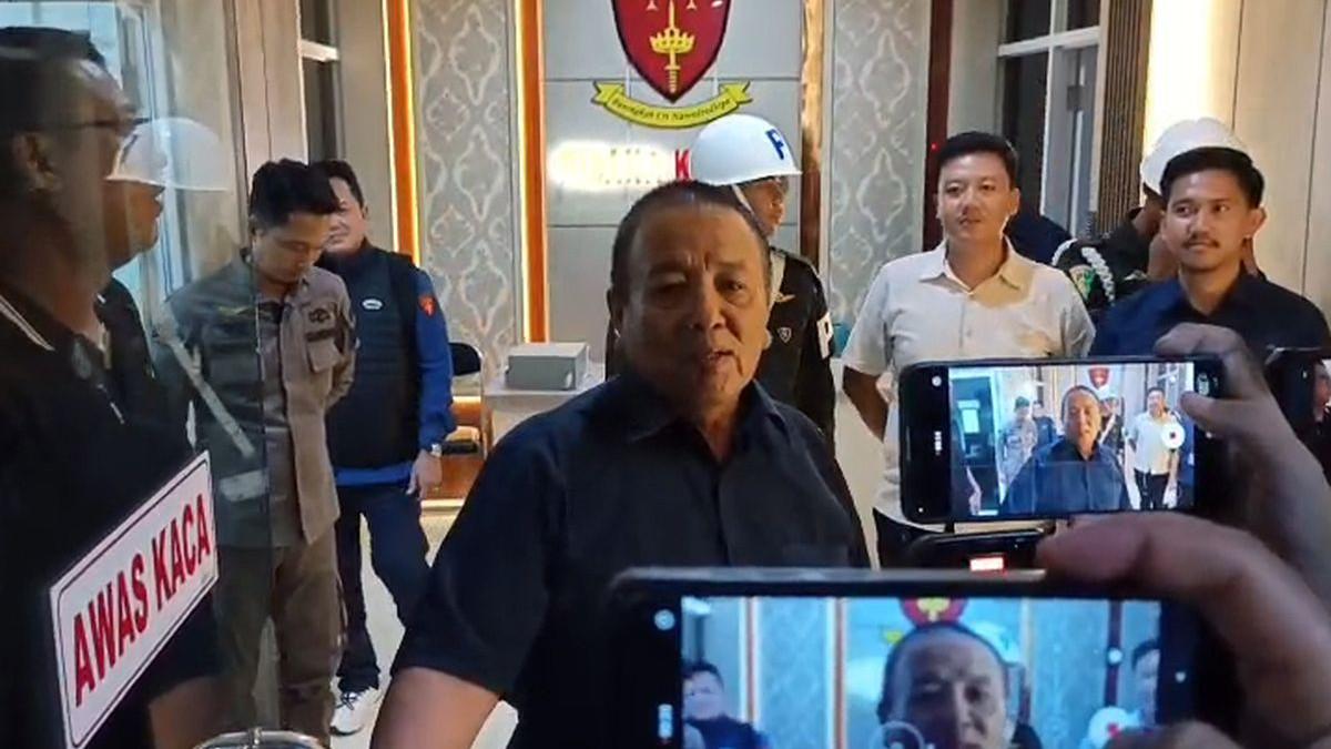 KASUS KORUPSI - Mantan Gubernur Lampung, Arinal Djunaidi usai diperiksa selama 14 jam di Kejati Lampung, Jumat (5/9/2025).