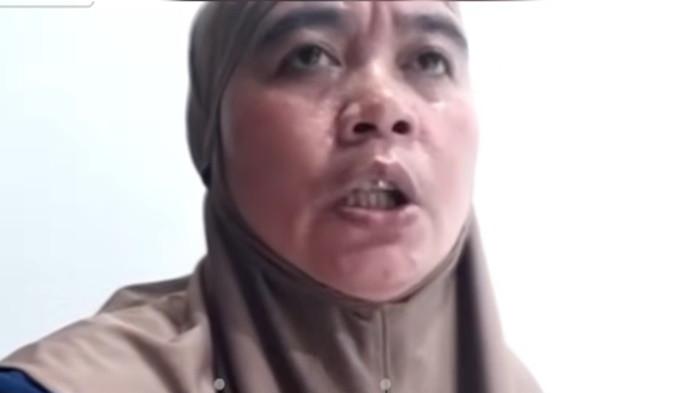 DUGAAN PENGANIAYAAN- Penyalur asisten rumah tangga (ART) Rien Wartia Trigina (Erin), mantan istri Andre Taulany, membongkar dugaan penganiayaan, disuruh jongkok dan ditendang kepala