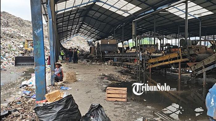 AREA STERIL - Salah satu instalasi pengolahan sampah milik PT. Solo Citra Metro Plasma Power (SCMPP) di TPA Putri Cempo, Solo, Kamis (30/4/2026). Kepala Dinas Lingkungan Hidup (DLH) Kota Solo Herwin Tri Nugroho membantah isu bahwa pemulung dilarang masuk ke area TPA Putri Cempo. DLH Solo hanya membatasi pemulung masuk ke sejumlah area yang digunakan PT. Solo Citra Metro Plasma Power (SCMPP) untuk melakukan aktivitas pengolahan sampah.