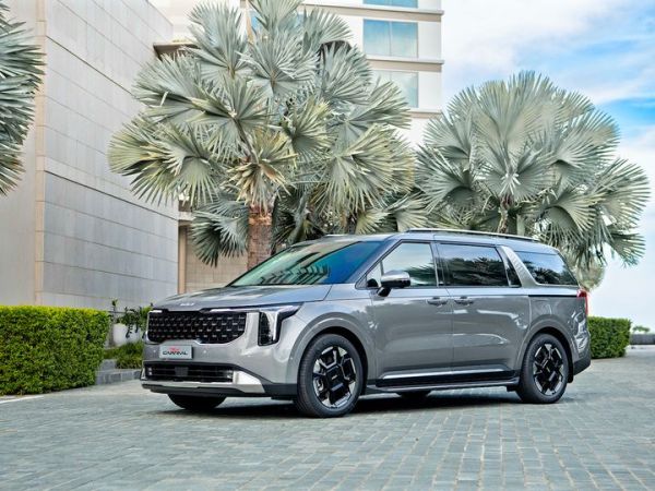 Foto resmi Kia Carnival spek Vietnam.