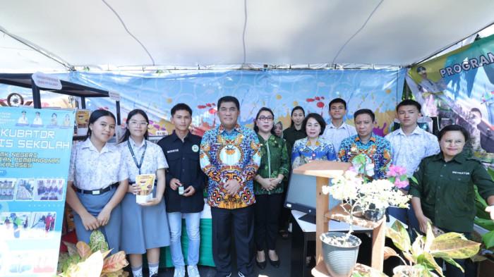 PEMPROV SULUT - Gubernur Sulawesi Utara, Yulius Selvanus Komaling (YSK).-09YU6