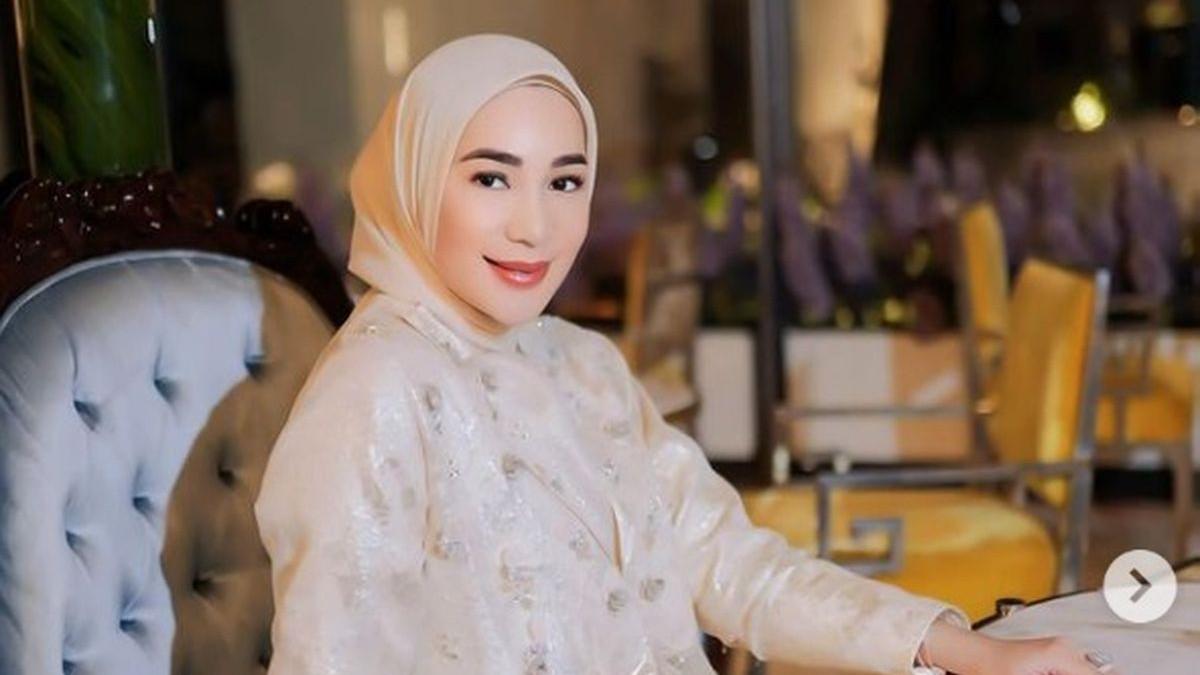 DUGAAN PENGANIAYAAN - Rien Wartia, eks istri Andre Taulany, dilaporkan atas dugaan penganiayaan ke ART.