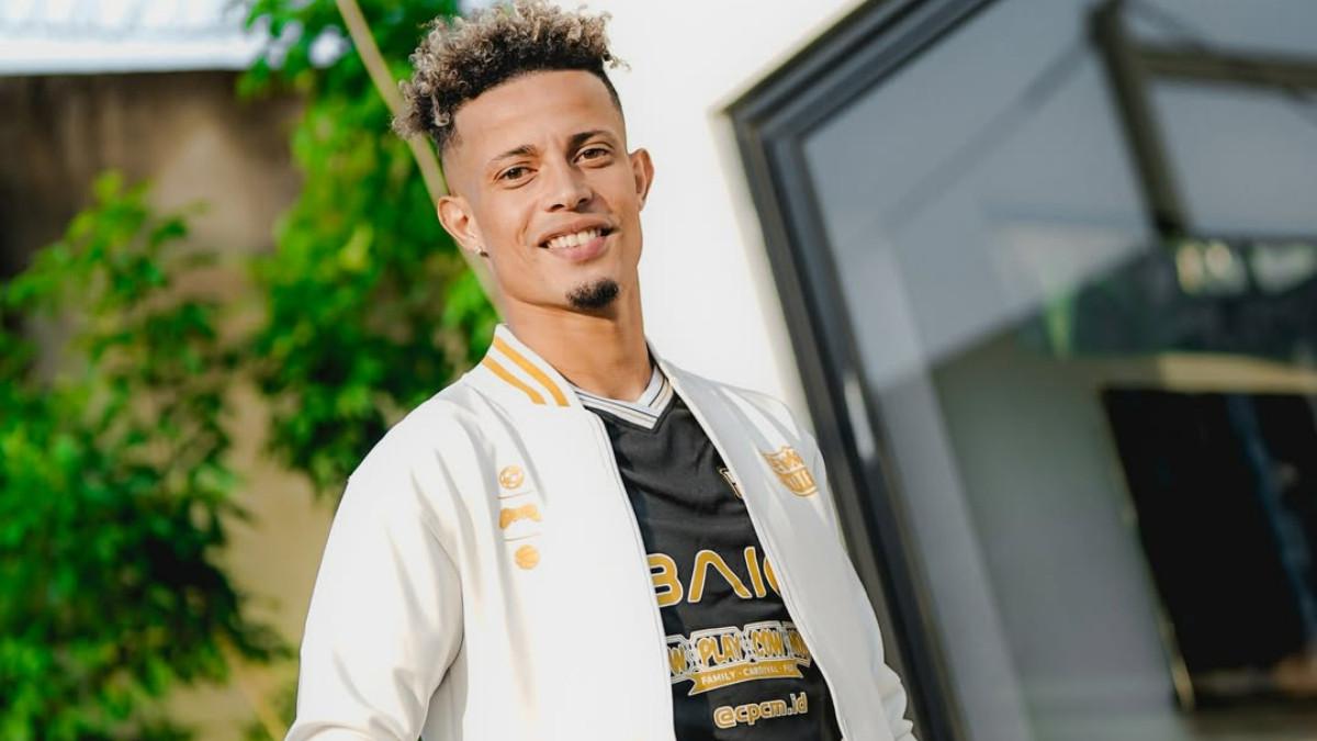 Winger asal Maroko, Noah Sadaoui resmi diperkenalkan oleh Dewa United dengan status pinjaman dari Kerala Blasters untuk putaran kedua Super League 2025/2026.