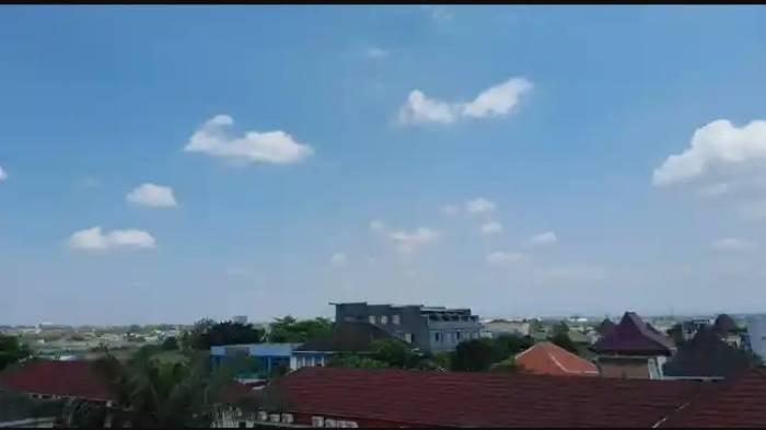 CERAH - Ilustrasi cuaca cerah. Simak prakiraan cuaca Surabaya hari ini, Jumat (24/4/2026). Didominasi cerah berawan.