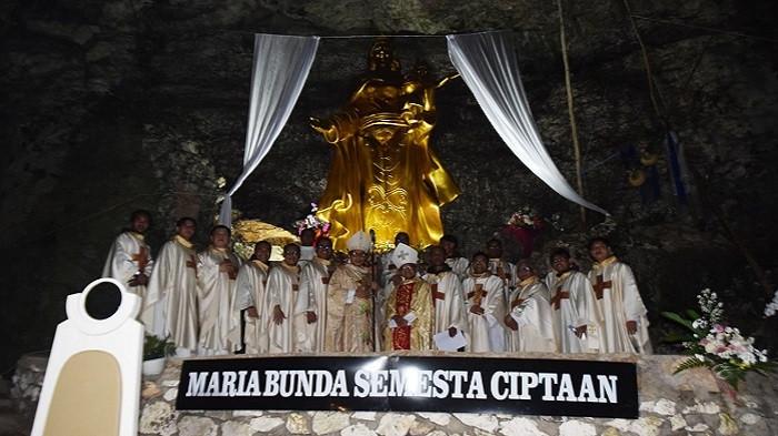 Gua Maria di Gunung Pagar Bai Kotabaru