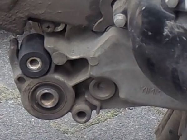 Posisi karet damper engine mounting Yamaha Mio