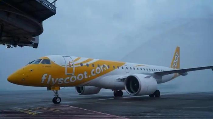 MENDARAT DI PALEMBANG - Maskapai Scoot kembali beroperasi melayani penerbangan internasional rute Palembang–Singapura (PP) melalui Bandara Sultan Mahmud Badaruddin II (SMB II) Palembang, Kamis (15/1/2026).