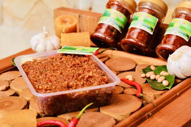 Sambal pecel khas Madiun.
