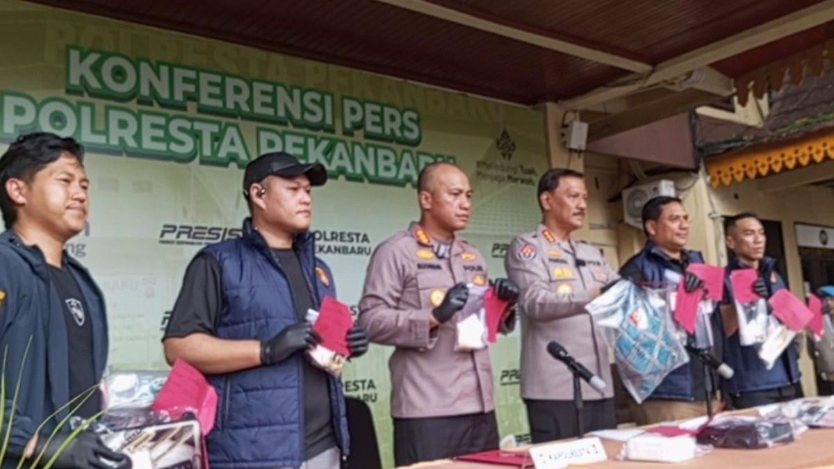 PEMBUNUHAN DI PEKANBARU - Mantan menantu menjadi otak kasus pembunuhan nenek di Pekanbaru
