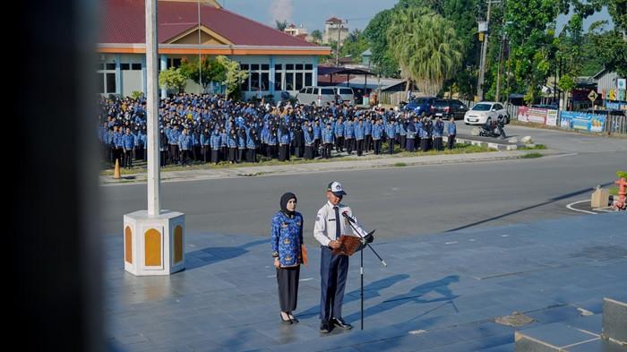 HARDIKNAS -- Pemerintah Kota (Pemkot) Pangkalpinang menggelar upacara peringatan Hari Pendidikan Nasional (Hardiknas) Tahun 2026 di halaman Kantor Wali Kota Pangkalpinang, Senin (4/5/2026).
