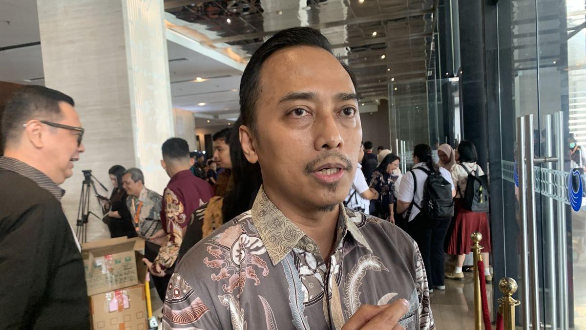 DOKTER MAGANG MENINGGAL - Kepala Biro Komunikasi dan Informasi Publik Kementerian Kesehatan RI Aji Muhawarman saat ditemui di Hotel Bidakara, Jakarta Selatan, Senin (16/12/2025)