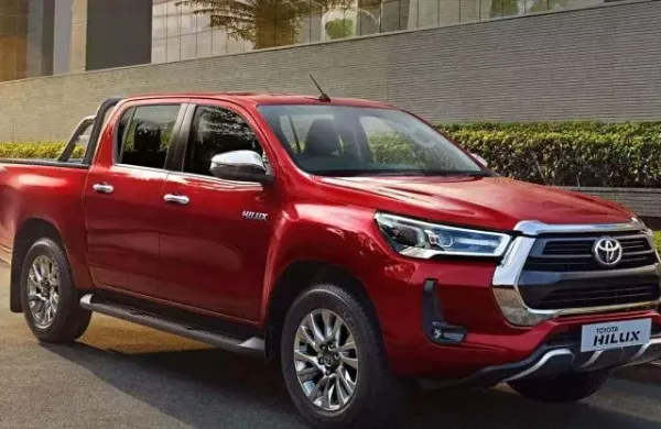 2024 Toyota Hilux front