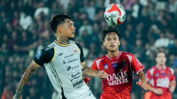 AKSI PATTYNAMA - Aksi bek kiri Persija Jakarta, Shayne Pattynama (kiri) saat melawan Persijap Jakarta pada pekan ke-31 Super League di Stadion Gelora Bumi Kartini, Senin (4/5/2026) malam WIB.