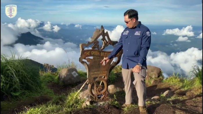 Bupati HST, H Aulia Oktanfiandi ketika meresmikan Puncak Halau Halau sebagai destinasi wisata di Bumi Murakata, beberapa waktu lalu.