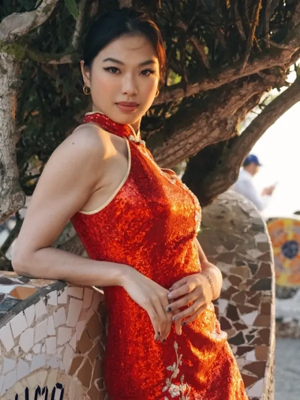 Chess grandmaster Momo Zhou. Photo by Instagram/@akanemsko