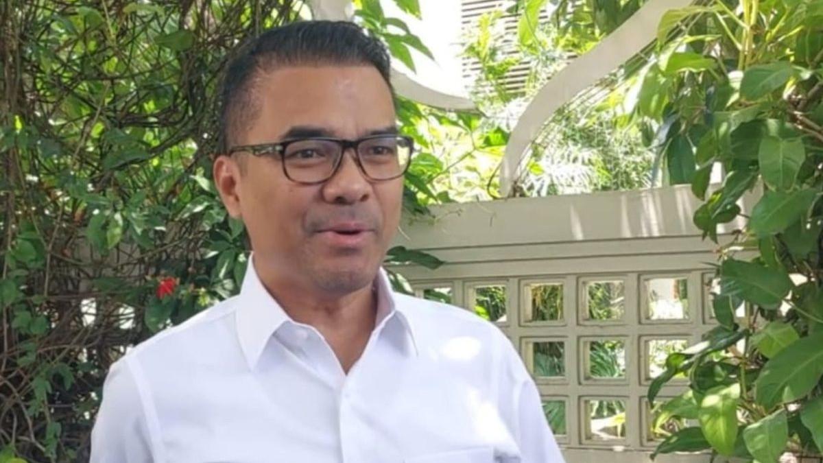 PEMUKULAN - Wakil Ketua Umum Partai Solidaritas Indonesia (PSI), Ronald Aristone Sinaga.