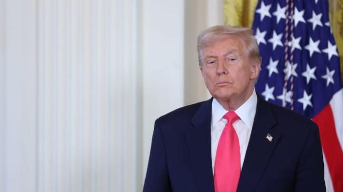 MENGANCAM IRAN - Presiden Amerika Serikat Donald Trumpmengancam akan menghancurkan infrastruktur pembangkit listrik Iran jika tak kunjung membuka Selat Hormuz dalam 48 jam agar bisa kembali dilintasi kapal tanker pengangkut minyak.Ancaman tersebut dia lontarkan di akun Truth Social hari Sabtu, 21 Maret 2026.