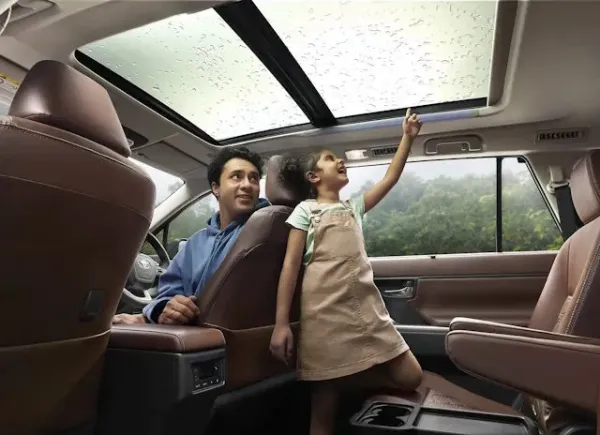 toyota innova hycross sunroof buying advice