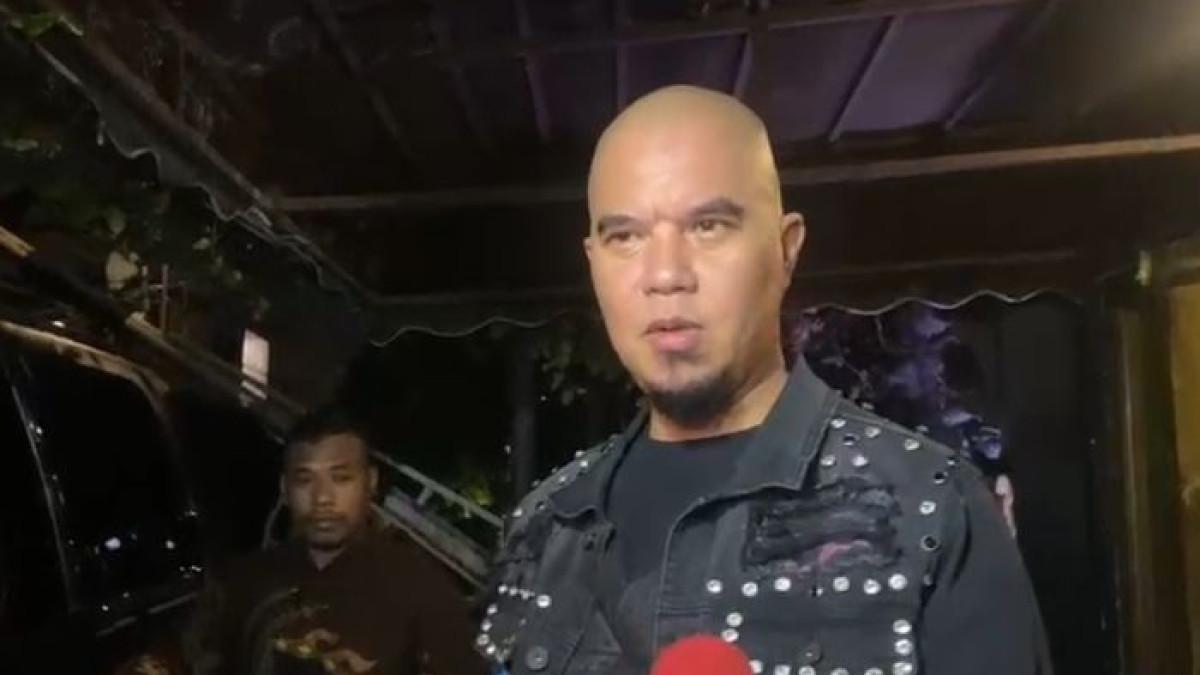 AHMAD DHANI MENANGIS - Ahmad Dhani terlihat menitikkan air mata saat menyaksikan penampilan peserta The Icon Indonesia, di tengah sorotan publik terkait polemik akun Instagram pribadinya.