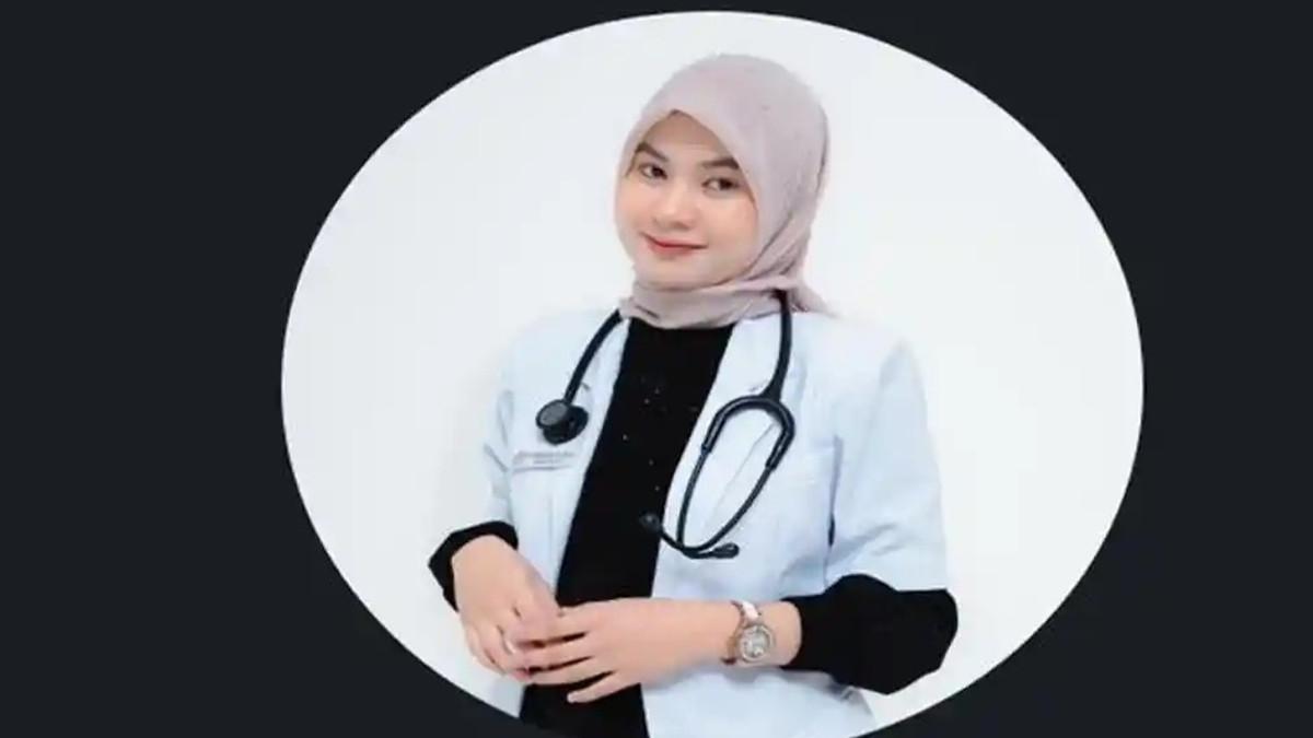 DOKTER MAGANG MENINGGAL - dr Myta Aprilia Azmy, dokter magang asal Unsri, meninggal dunia diduga akibat kelelahan kerja, setelah sempat menjalani tugas jaga dalam kondisi sakit hingga harus diinfus.