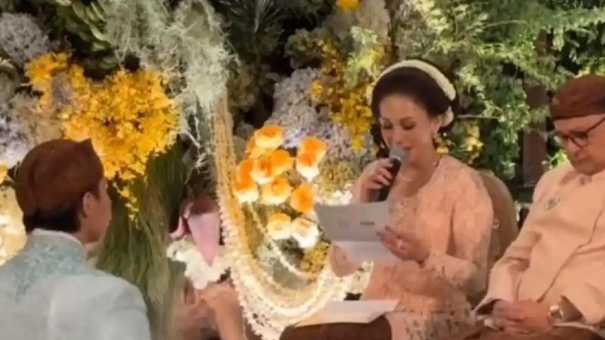 PROSES SIRAMAN- Maia Estianty tak kuasa menahan tangis saat menyampaikan pesan mendalam untuk El Rumi, kenang sempat berpisah dari anak-anaknya akibat perceraian