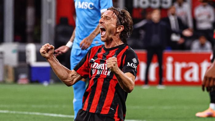 SELEBRASI MODRIC - Pemain AC Milan asal Kroasia, Luka Modric, melakukan selebrasi setelah timnya memperoleh kemenangan skor 2-1 dari Napoli pada lanjutan pekan ke-5 Liga Italia di San Siro Stadium pada Senin (29/9/2025). (Instagram Milan - 29/9/2025)