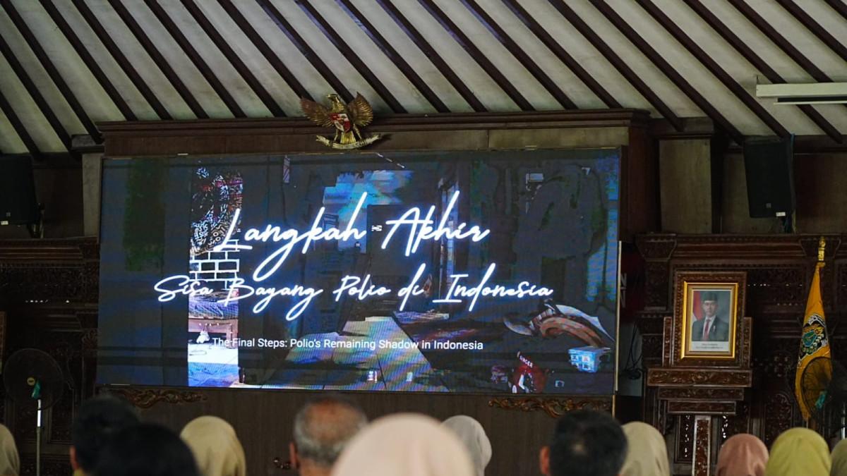 KESEHATAN DI KLATEN - Ratusan peserta dari lintas sektor mengikuti nobar film “Langkah Akhir: Sisa Bayang Polio di Indonesia” di Pendopo Pemkab Klaten, Rabu (6/5/2026), sebagai upaya meningkatkan kesadaran imunisasi dan menangkal hoaks kesehatan.