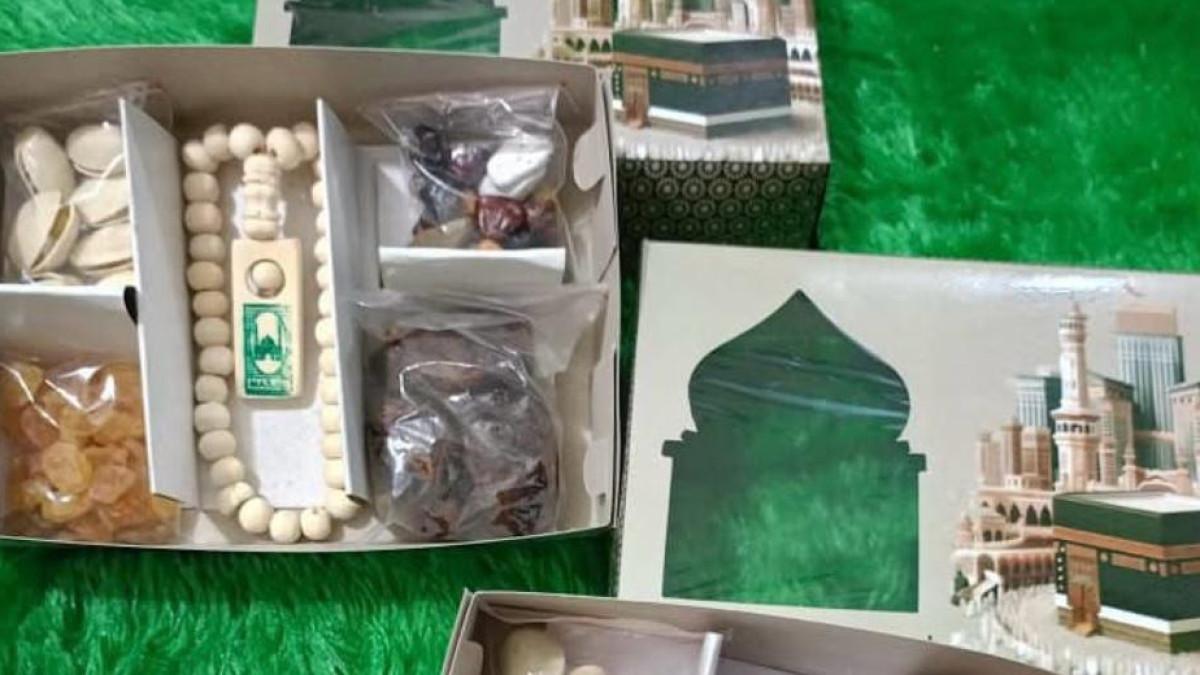 MUMTAZ MART -  (Oleh-oleh Haji Umroh Malang), toko oleh-oleh haji di Malang, Jawa Timur yang menawarkan produk lengkap.