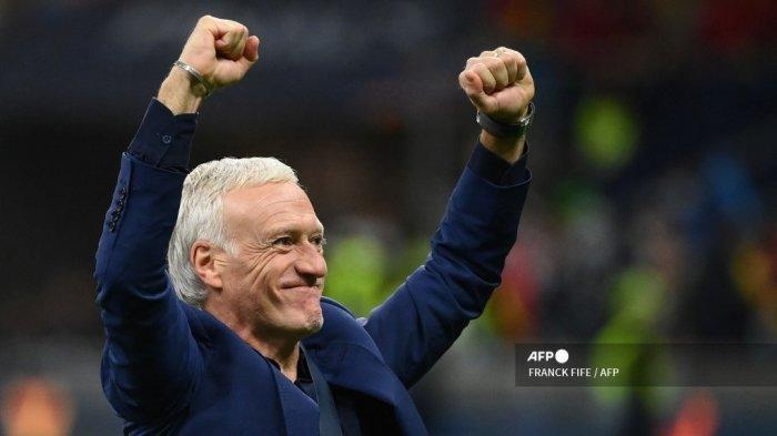 Pelatih Prancis Didier Deschamps merayakan akhir pertandingan sepak bola final Nations League antara Spanyol dan Prancis di stadion San Siro di Milan, pada 10 Oktober 2021.
