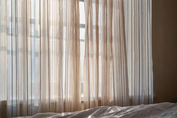 unique curtain ideas that make living room breathable in summer