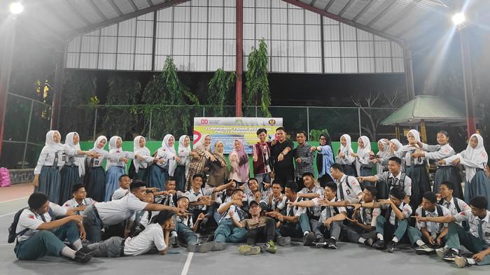 SELEKSI PASKIBRAKA-Sebanyak 72 peserta calon Paskibraka Kabupaten Pasangkayu Tahun 2026 yang terdiri dari 36 putra dan 36 putri berfoto bersama usai mengikuti seleksi kepribadian dan wawancara yang berlangsung pada 14–17 April 2026. Seleksi yang diikuti 155 pendaftar ini merupakan tahapan penting untuk menjaring calon Paskibraka yang memiliki karakter, disiplin, serta jiwa nasionalisme yang tinggi.