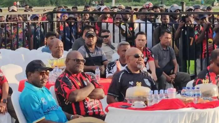 Gubernur Papua Tengah, Meki Nawipa bersama Wakil Gubernur Papua Tengah