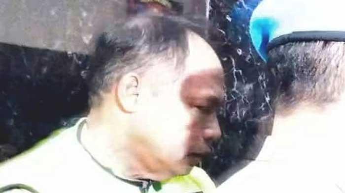 AKBP BASUKI TERSANGKA - AKBP Basuki setelah mengikuti sidang etik di Mapolda Jawa Tengah. Kini ia ditetapkan jadi tersangka kasus kematian Dosen Untag Semarang.