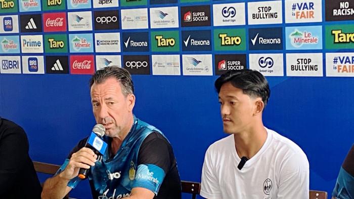 JUMPA PERS - Pelatih PSIM Yogyakarta, Jean-Paul Van Gastel saat memberikan keterangan pers di Wisma PSIM, Sabtu (9/5/2026).