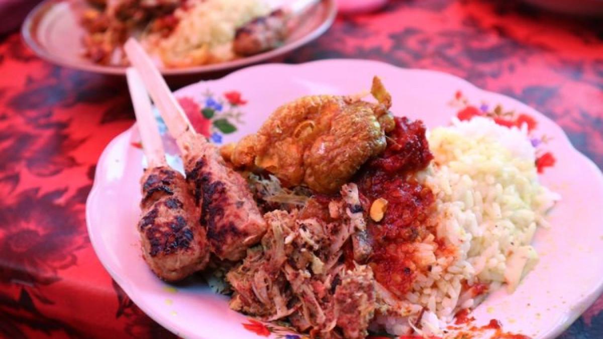 WARUNG NASI BALI - Warung Nasi Campur Bali, Bu Weti, Pantai Segara Ayu, Sanur, Bali