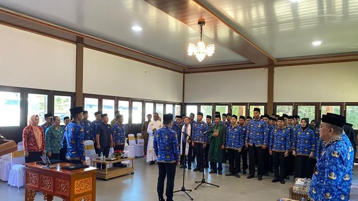 PENYERAHAN SK PNS - Momen penyerahan SK PNS di Pendopo Lumbung Taka, Jalan Inhutani, Tideng Pale, Kecamatan Sesayap, Kabupaten Tana Tidung, Kaltara, Senin (11/5/2026). Bupati tekankan pentingnya tanggung jawab dan kerja sesuai tupoksi. (TribunKaltara.com/Rismayanti)