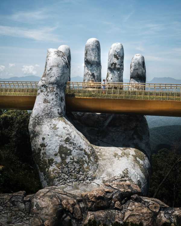 Danang Hand Bridge