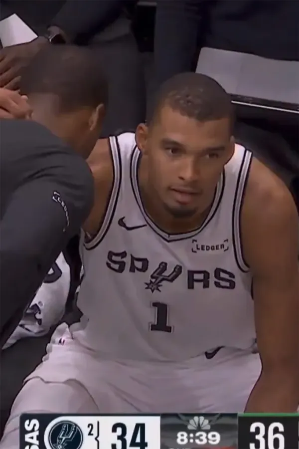 Victor Wembanyama asks Harrison Barnes if he's ejected during the Spurs' May 10 game.