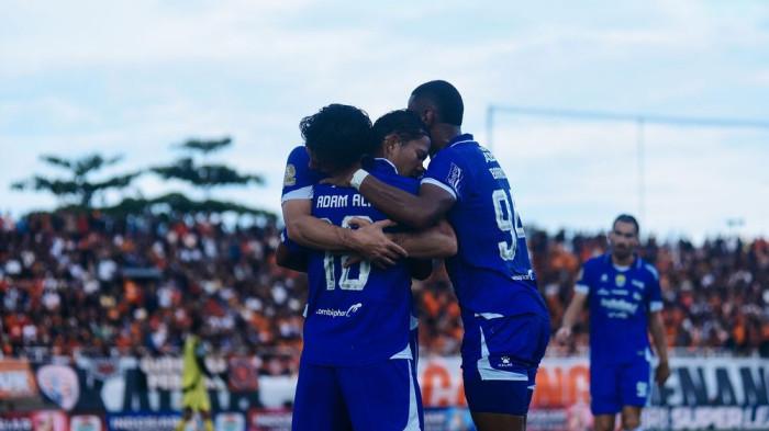 Gelandang PERSIB, Adam Alis bersyukur timnya bisa meraih kemenangan 2-1 atas Persija Jakarta pada laga pekan ke-32 Super League 2025/2026 di Stadion Segiri, Samarinda, Minggu 10 Mei 2026. Menurut Adam yang mencetak dua gol pada menit 28 dan 38, kemenangan atas Persija tidak diraih dengan mudah.