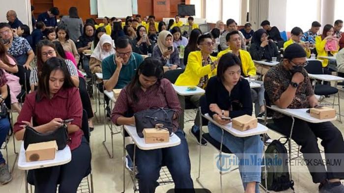 Universitas Terbuka  Manado menggelar simulasi pengenalan aplikasi mobile