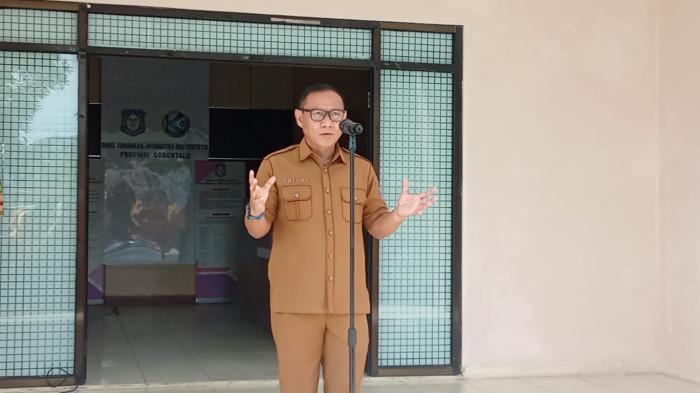 PEMPROV -- Kepala Dinas Kominfo dan Statistik (Kadis Kominfotik) Provinsi Gorontalo Mohamad Trizal Entengo memimpin apel kerja Senin, (11/5/2026)