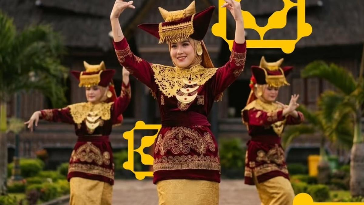 WISATA TMII - Libur awal Mei di TMII makin seru karena ada kirab budaya, air mancur menari, dan pertunjukan tradisional dari berbagai daerah.