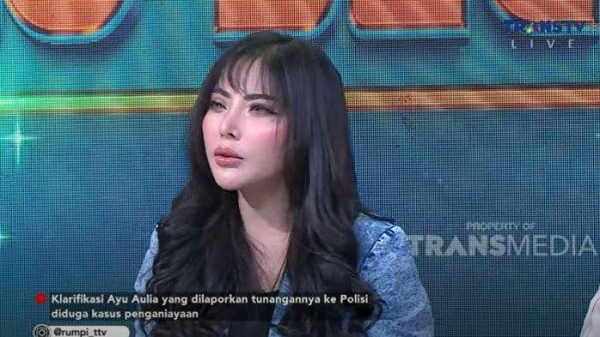 PENGAKUAN AYU AULIA - Selebgram Ayu Aulia membagikan pengakuan mengenai hubungan masa lalunya dengan seorang pejabat daerah berinisial R yang disebut meninggalkan trauma mendalam dalam hidupnya.