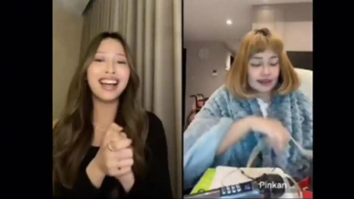 LIVE TIKTOK - Michelle Ashley menunjukkan reaksi lega dan antusias saat Pinkan Mambo sang ibunda mengumumkan telah berpisah dengan Arya Khan.