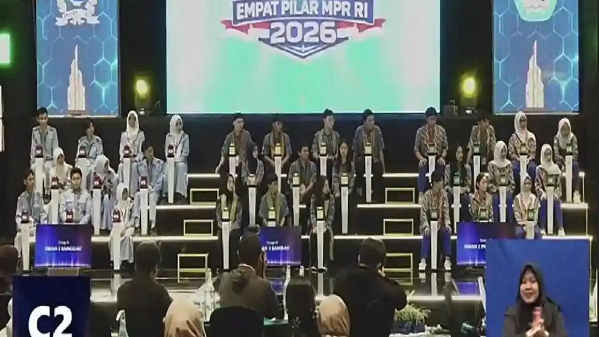 LCC 4 PILAR - Cuplikan tangkapan layar video kompetisi Lomba Cerdas Cermat (LCC) 4 Pilar Kalimantan Barat. Begini awal mula kontroversi LCC 4 Pilar Kalbar sampai buat SMAN 1 Pontianak layangkan protes.